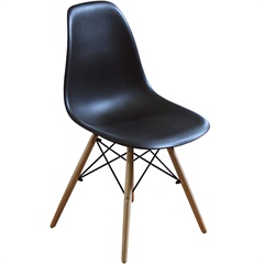 Cadeira Polipropileno com Pés de Madeira 82x47cm Preta